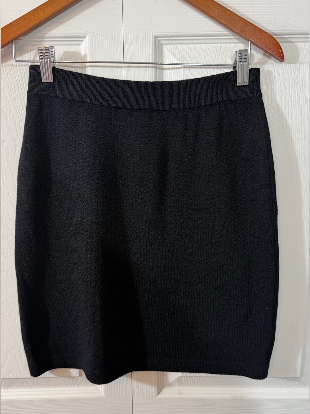 St. John Basics Black Knit Pull-On Pencil Skirt Women’s Size 2